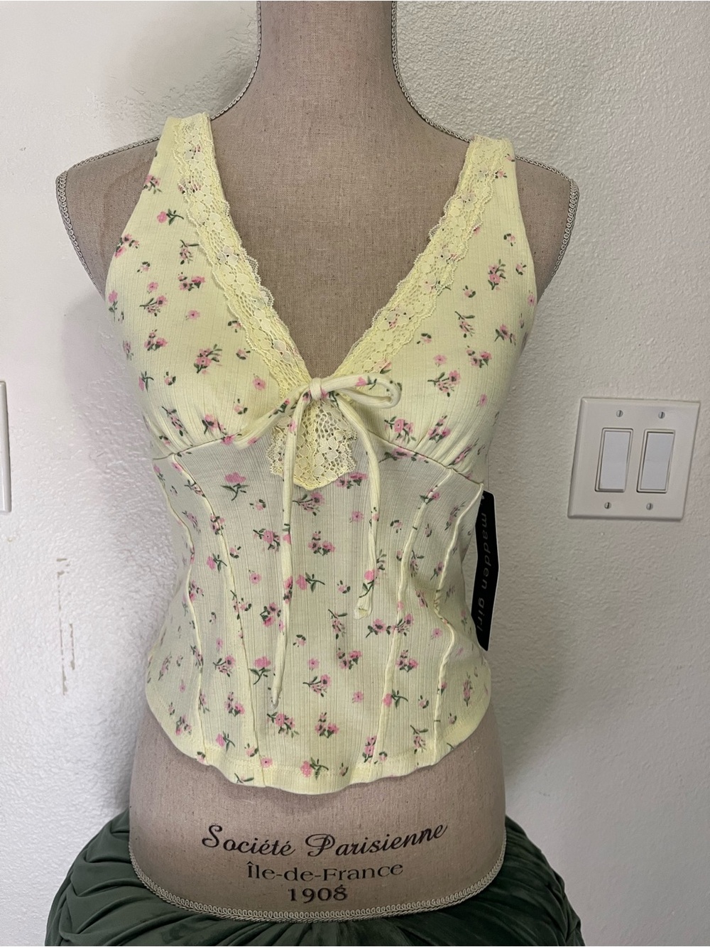 Madden Girl Yellow Floral Lace-Trim Camisole